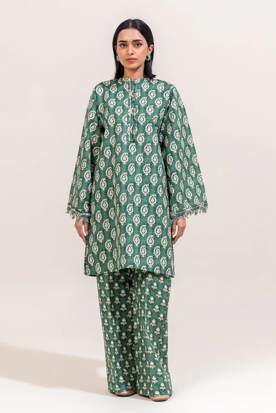 Beechtree Khaddar Print 2P Volume D-8