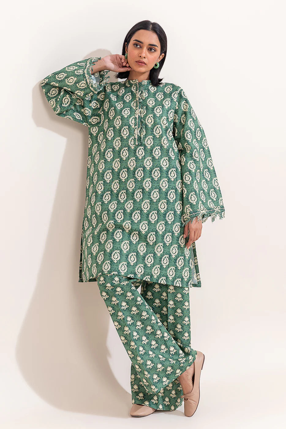 Beechtree Khaddar Print 2P Volume D-8